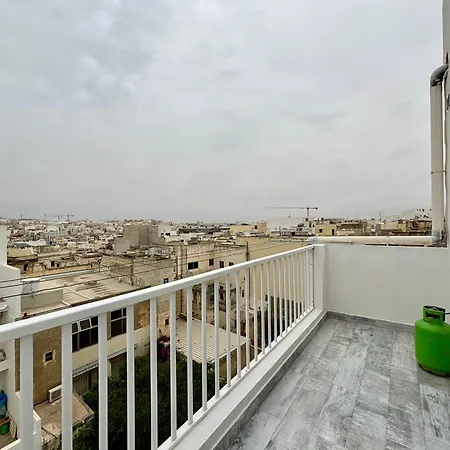 Apartamento Entire 1 Bedroom Penthouse Birkirkara
